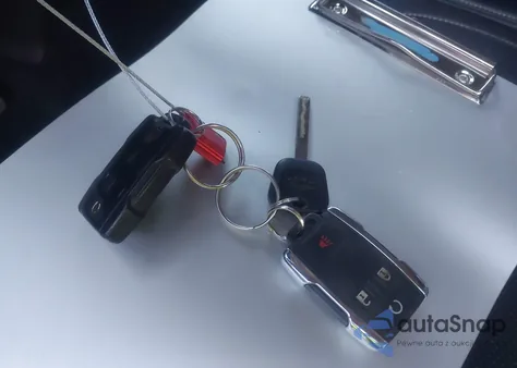 2015 Chevrolet Silverado 1500 1Lt z USA, uszkodzony, nr VIN 1GCRCREC4FZ263103